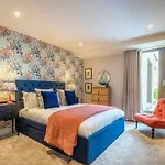 Apartment Out Of Office @ Ryedale House *