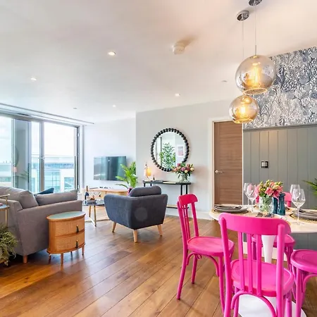 Out Of Office @ Ryedale House Apartamento