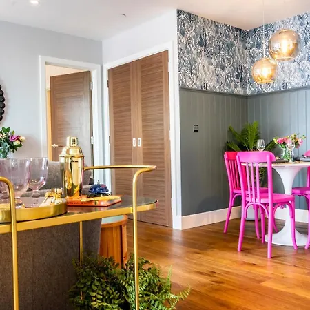 Out Of Office @ Ryedale House Apartment *